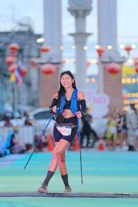 BIB: 594, 000, 00000
                            <button type="button" onclick="openModal(21767011)" class="btn btn-primary btn-sm float-right btn-popup" data-toggle="modal" data-target=".modal-high-quality">
                        <i class="fas fa-shopping-cart"></i> Add to Cart
                    </button>
                                            <button type="button" onclick="isThisMe(21767011, true)" class="btn btn-success btn-sm float-right btn-popup btn-isme hidden" data-toggle="tooltip" data-placement="bottom" title="นี่คือรูปของคุณใช่ไหม คลิกที่นี่เพื่อเอาเข้าอัลบั้ม">
                        <i class="fas fa-plus"></i> Add to album
                    </button>
                    <button type="button" onclick="isThisMe(21767011, false)" class="btn btn-warning btn-sm float-right btn-popup btn-isnotme hidden">
                        <i class="fas fa-ban"></i> Remove from album
                    </button>